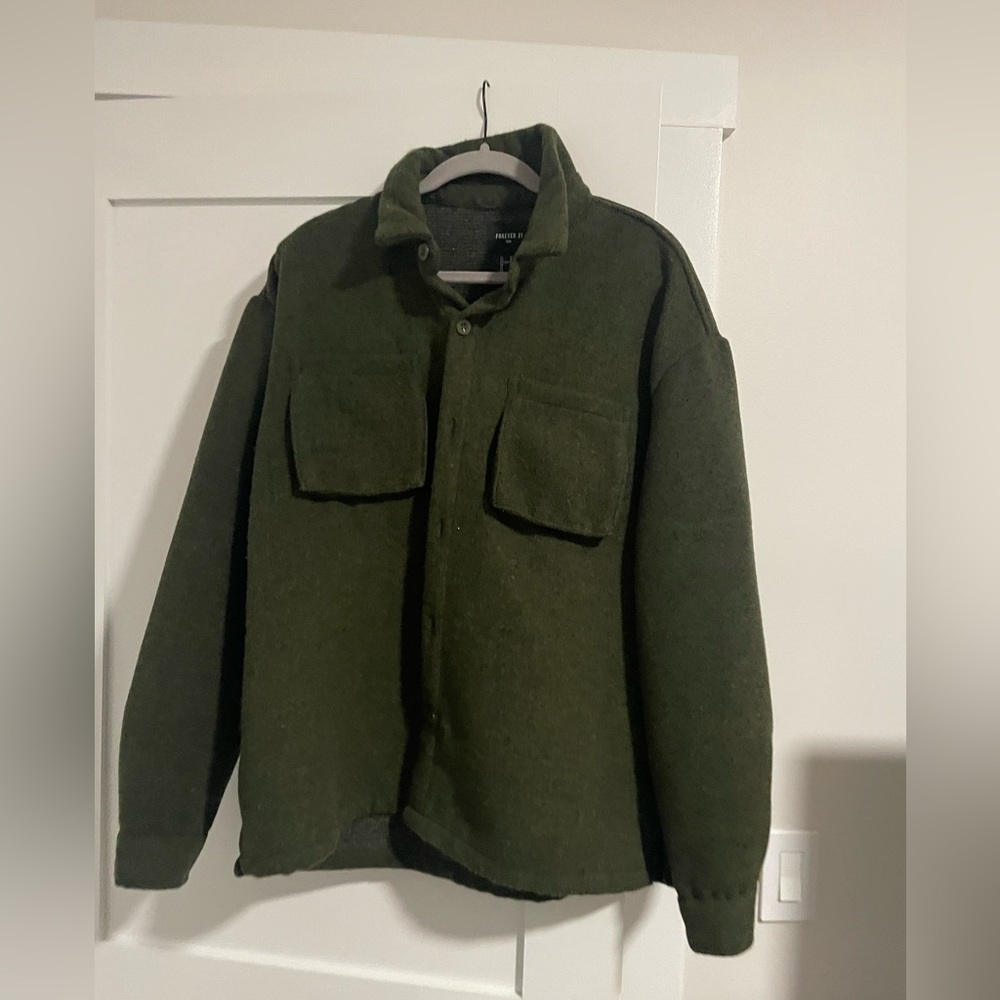 LIKE NEW! Forever 21 men’s dark green shirt flannel jacket Size Medium